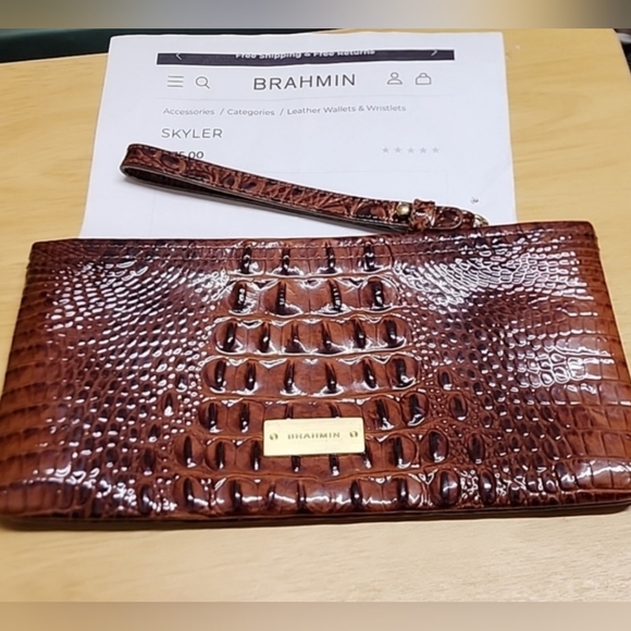 🔊LIVE Co-Host SHOW🔊 Designer Bags & Unique Accessories- w/@sarahbelle1616 - Picture 7 of 16